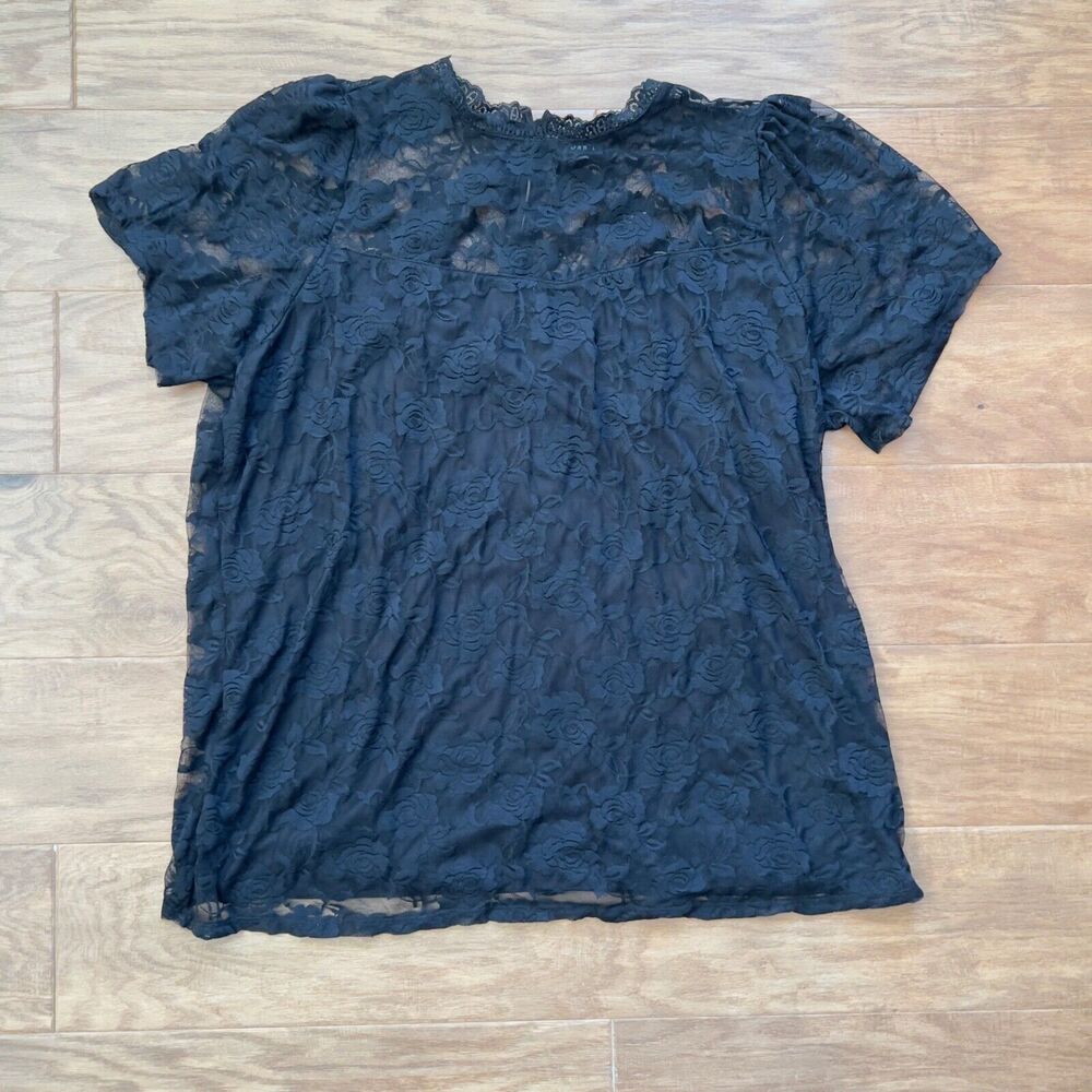 Torrid Top Size 4 4X Black Stretch Lace Crew Neck Puff Sleeve